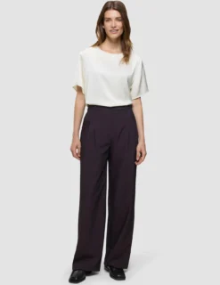 Avira Suit Wide Burgundy Berry