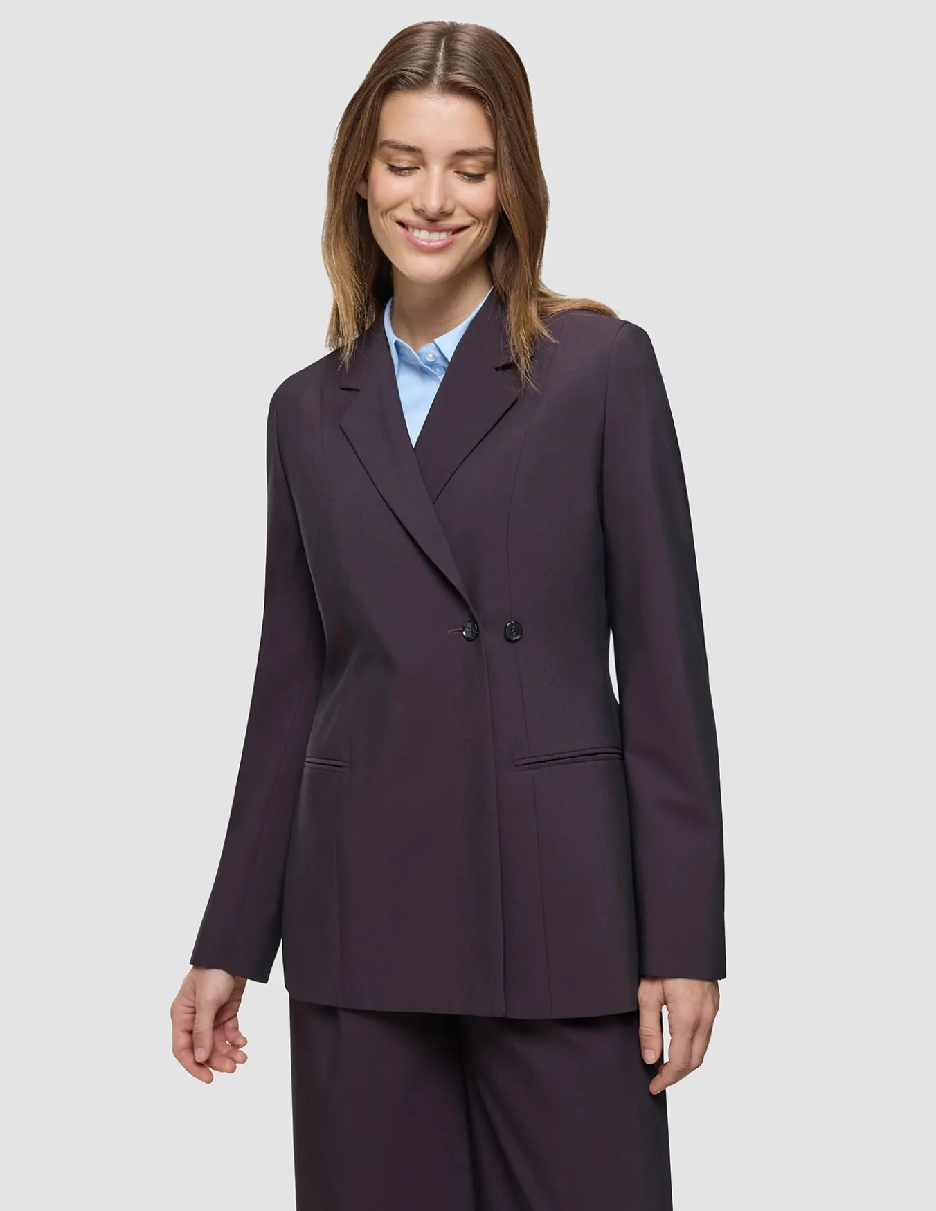 Avira Suit Wide Burgundy Berry