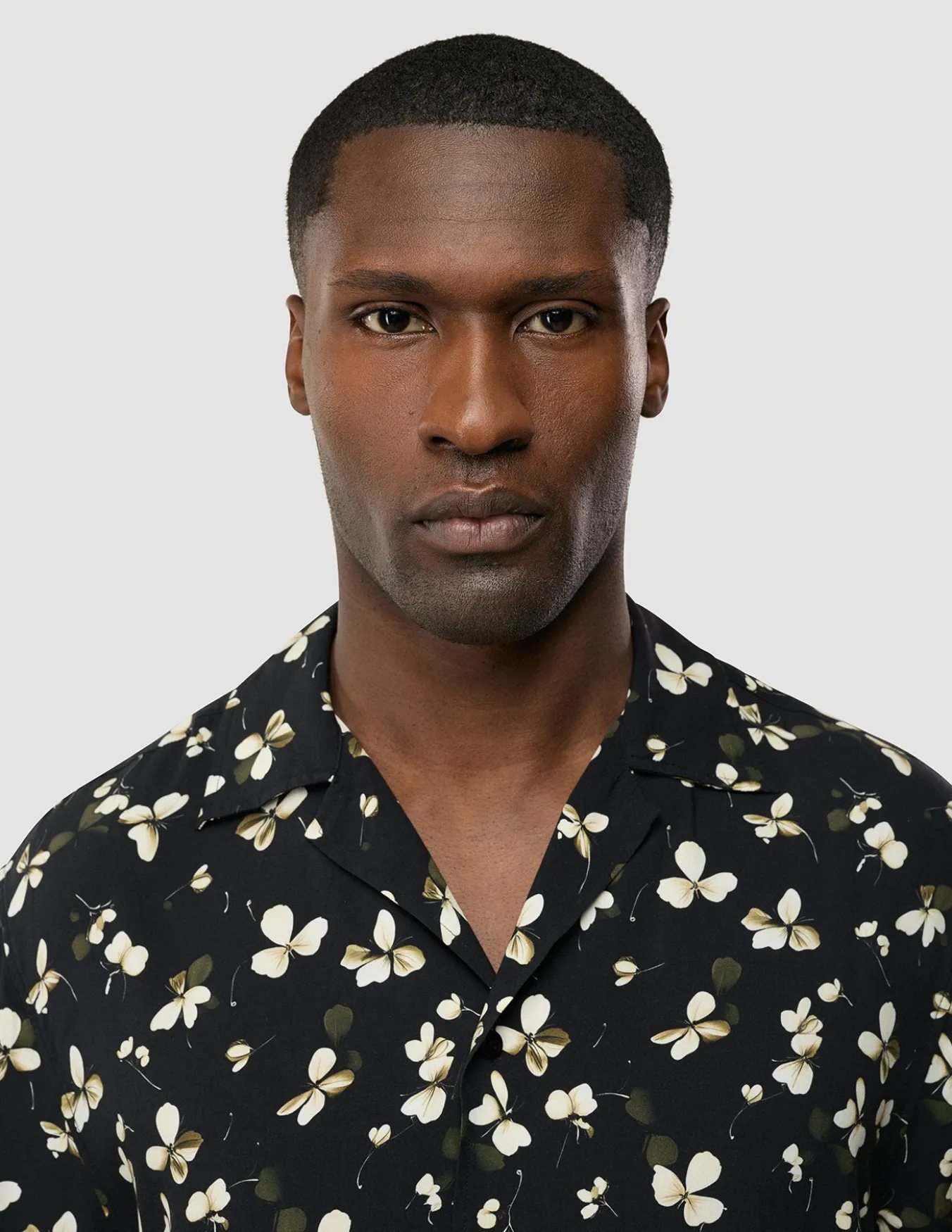 Breeze Bowling Short Sleeve Shirt Black Flowers