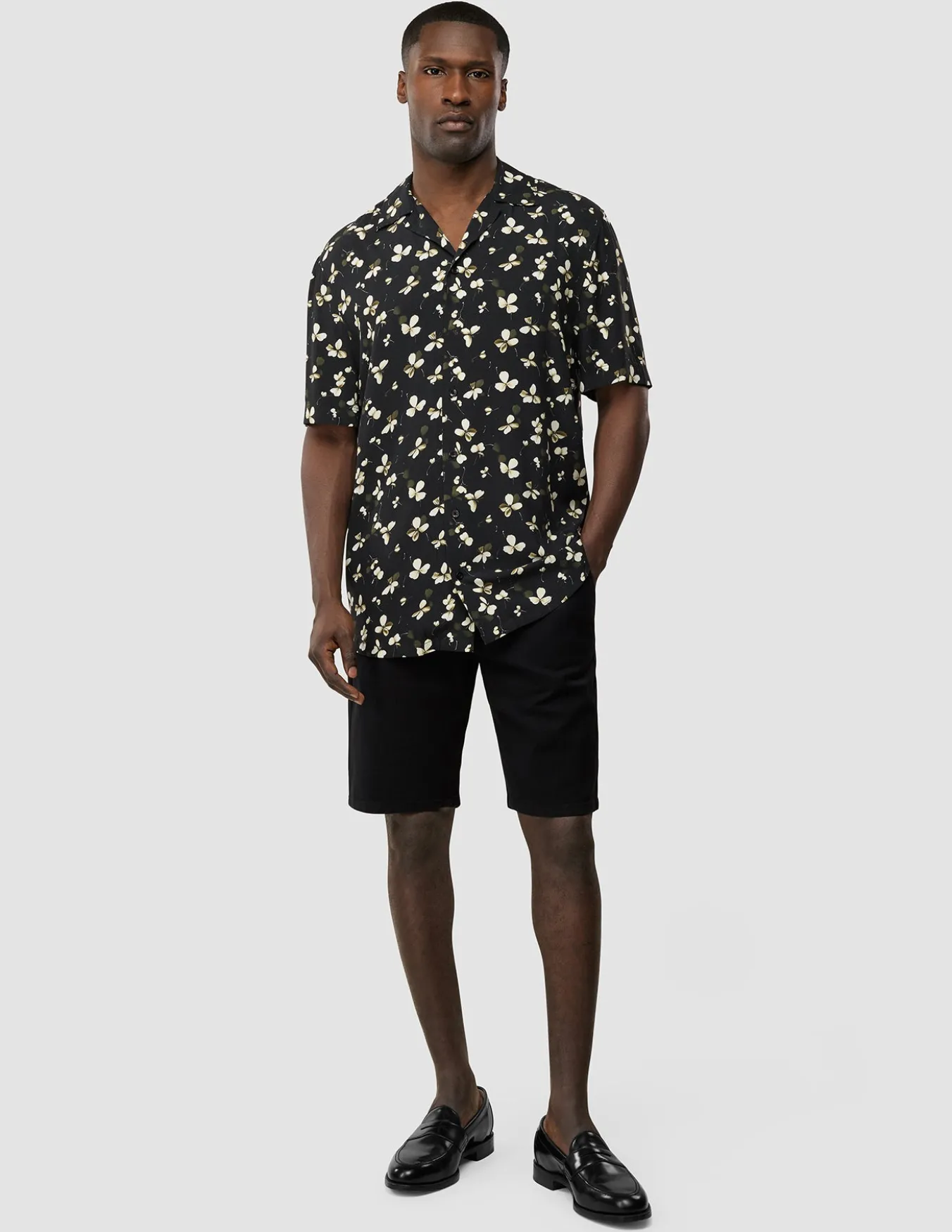 Breeze Bowling Short Sleeve Shirt Black Flowers