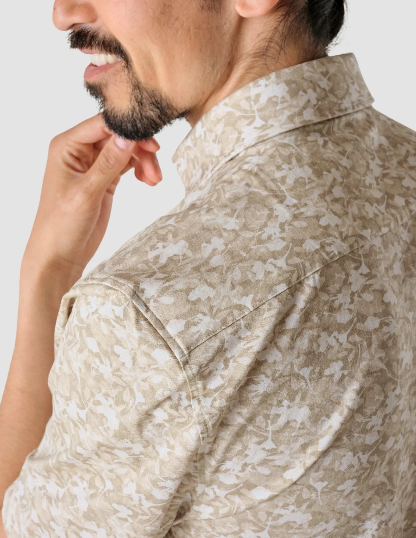 Classic Short-Sleeved Patterned Shirt Clover