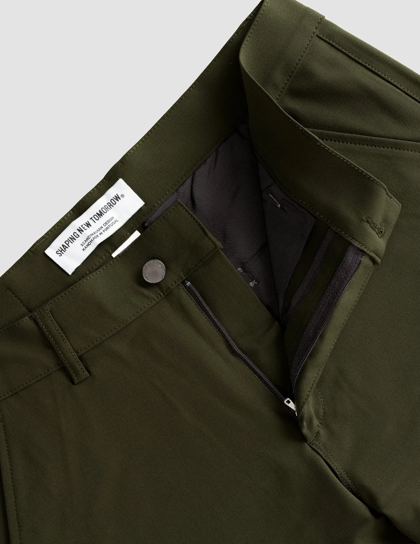 Essential Pants Regular Bavarian Green