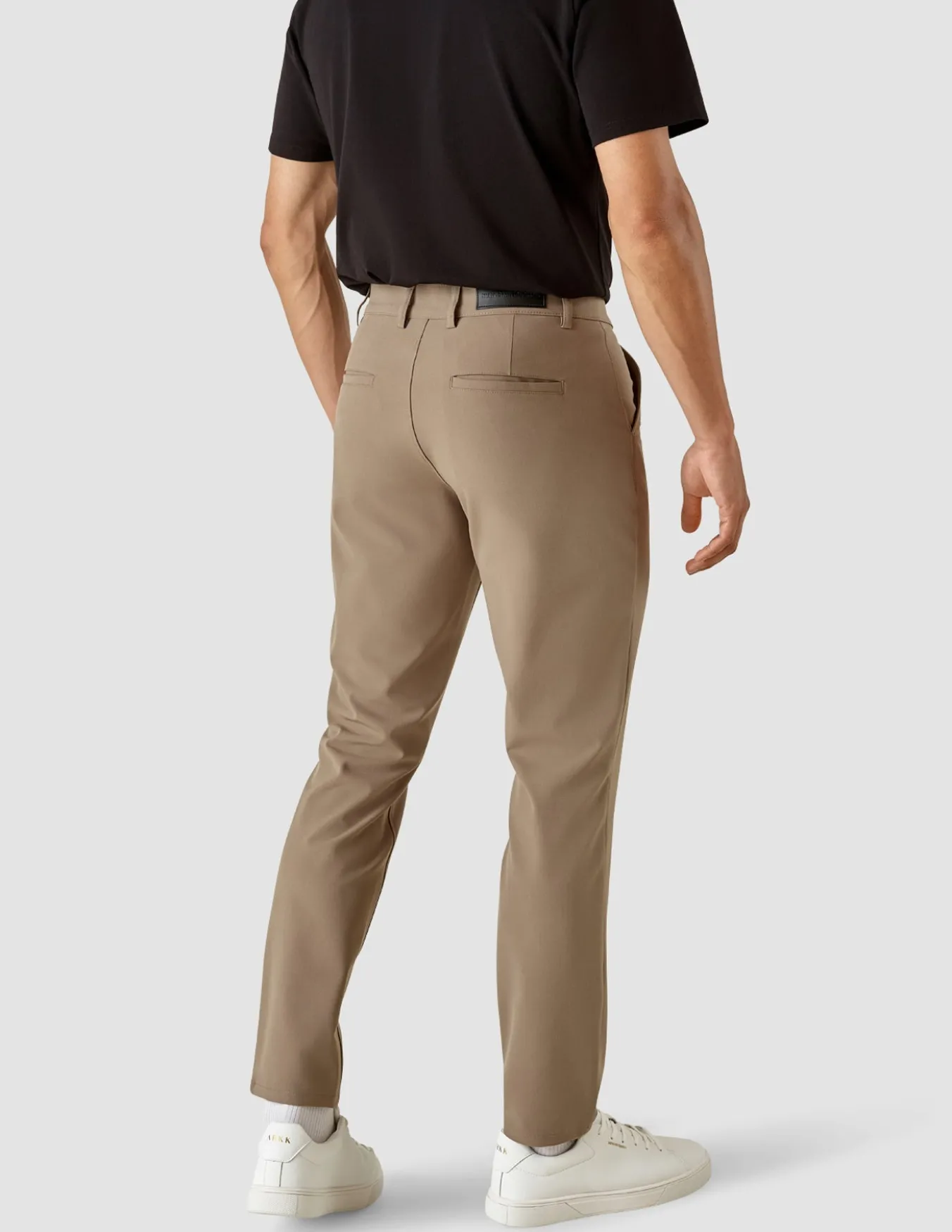 Essential Pants Regular Walnut