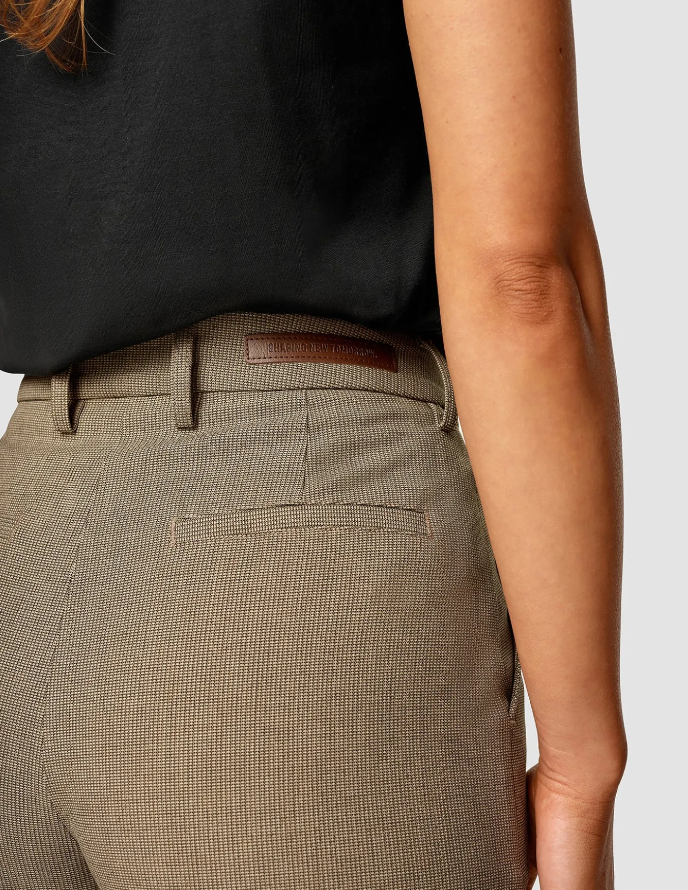 Essential Pants Straight Latte