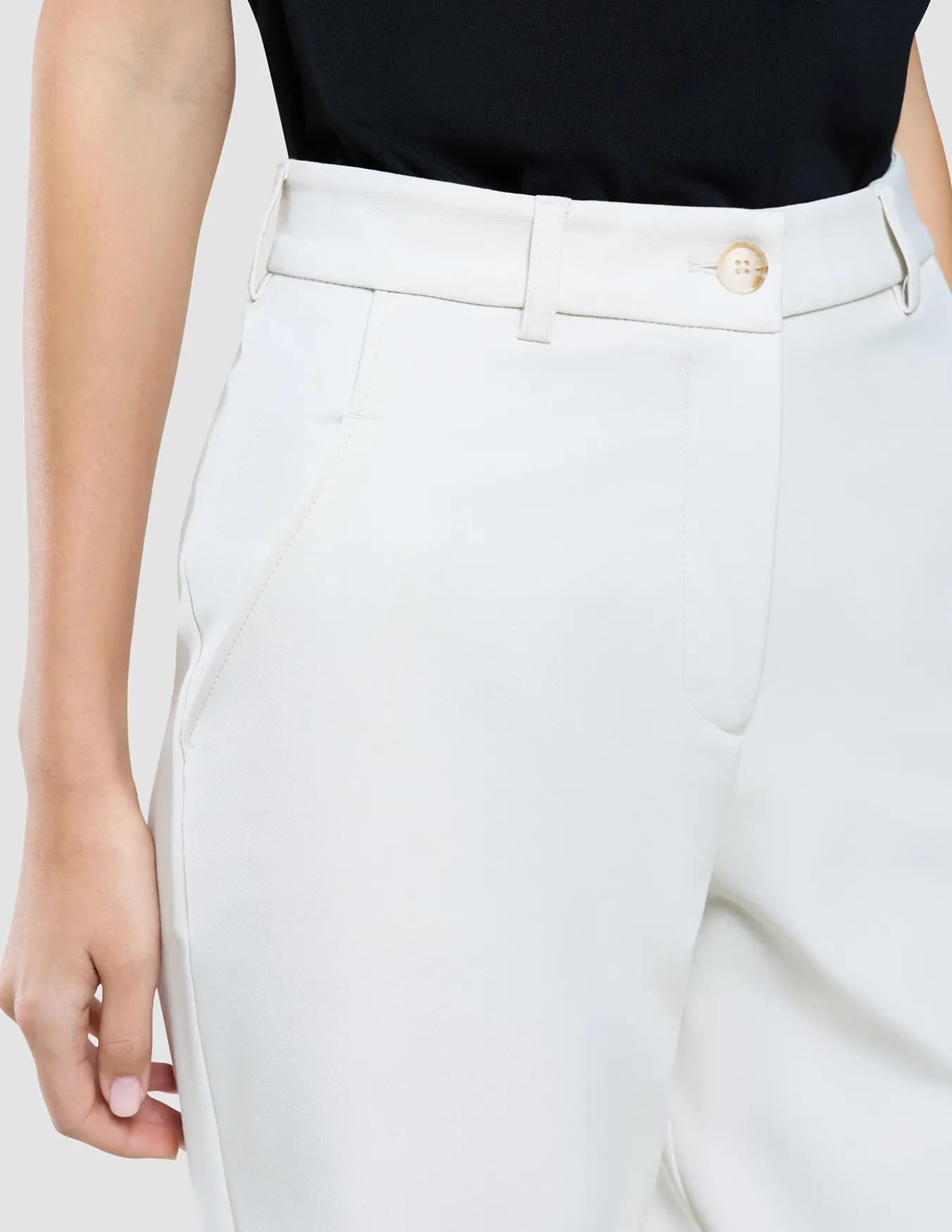 Essential Pants Straight Off White