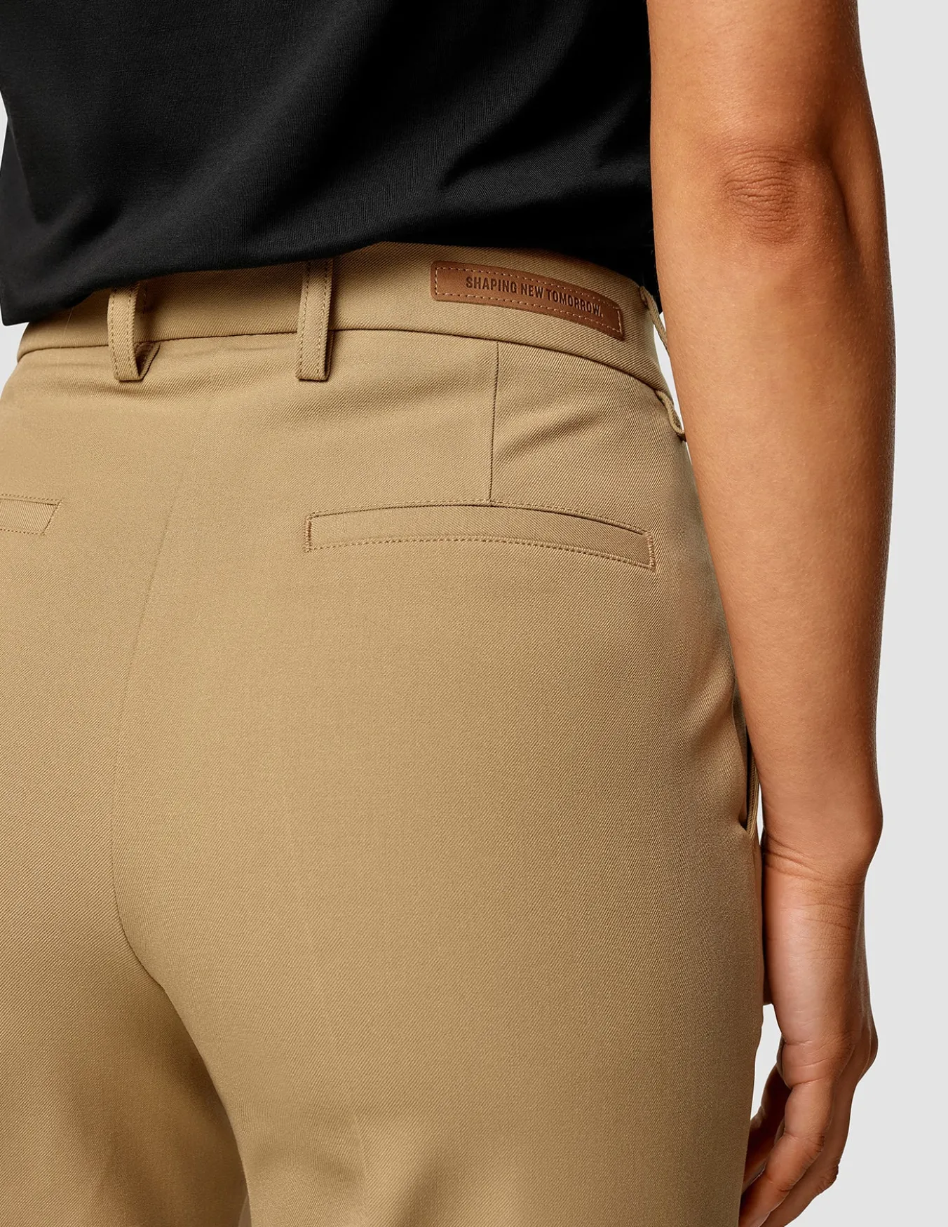 Essential Pants Tapered Caramel