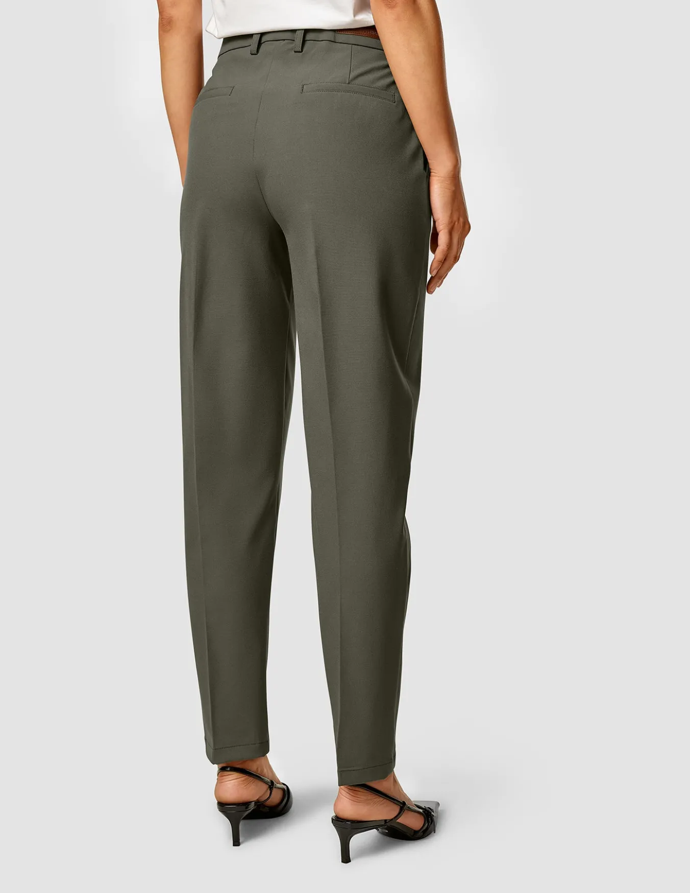 Essential Pants Tapered Dark Olive