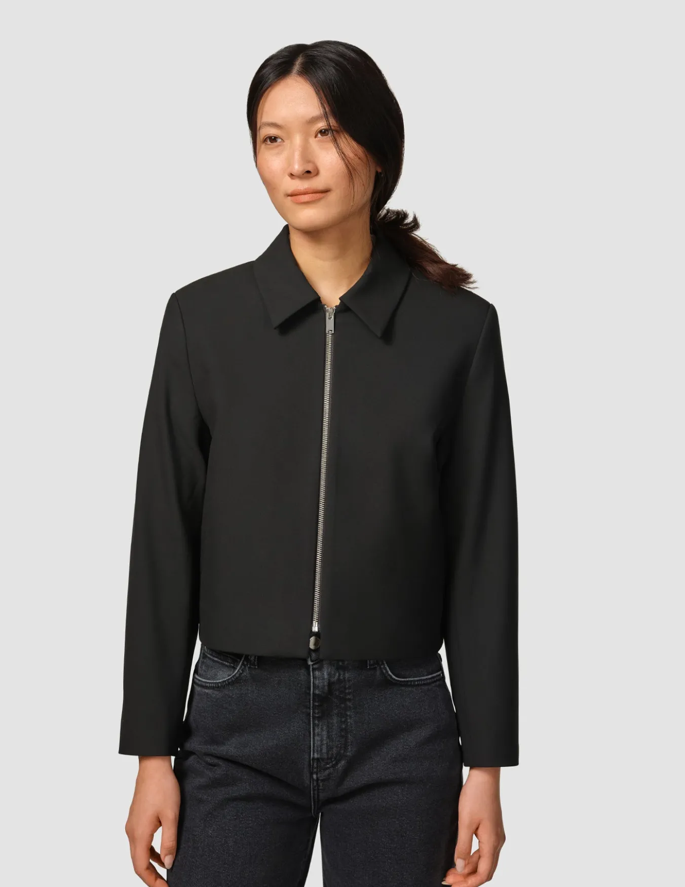 Essential Short Zip Jacket Black