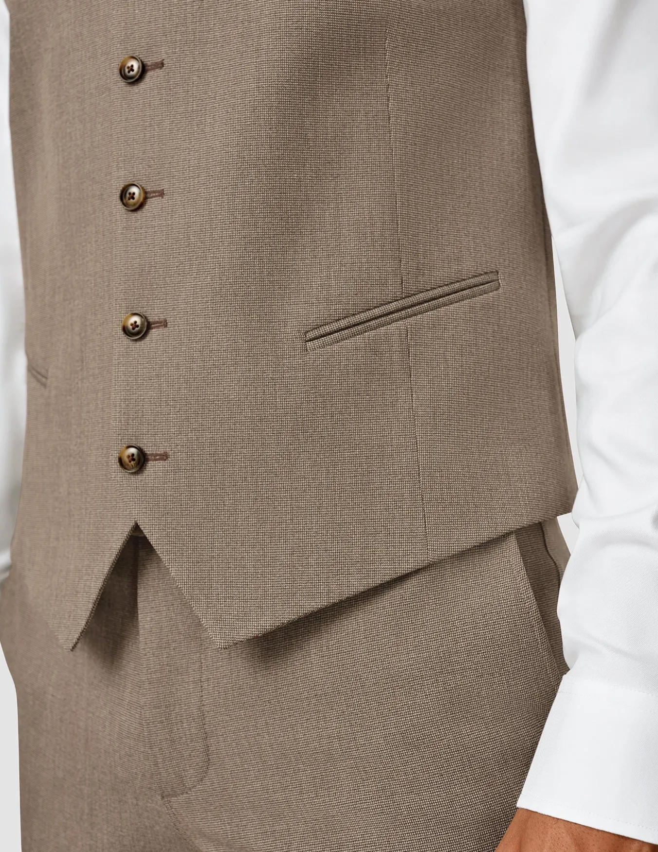 Essential Vest Almond