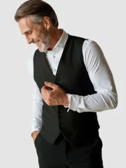 Essential Vest Black