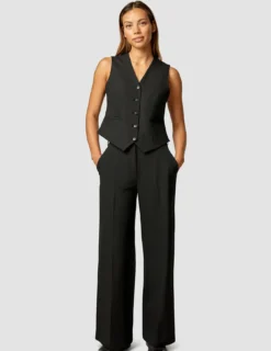 Essential Vest Short Black