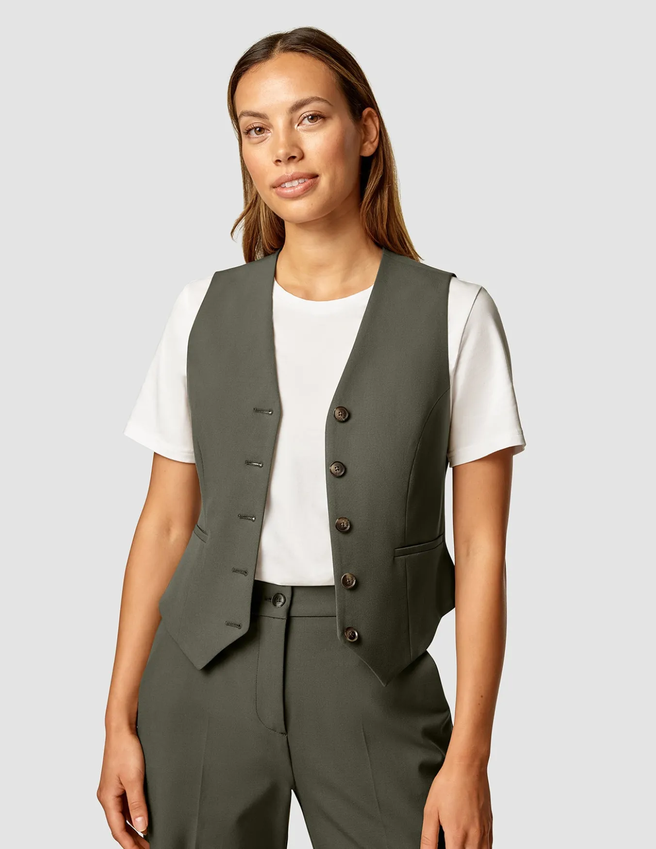Essential Vest Short Dark Olive
