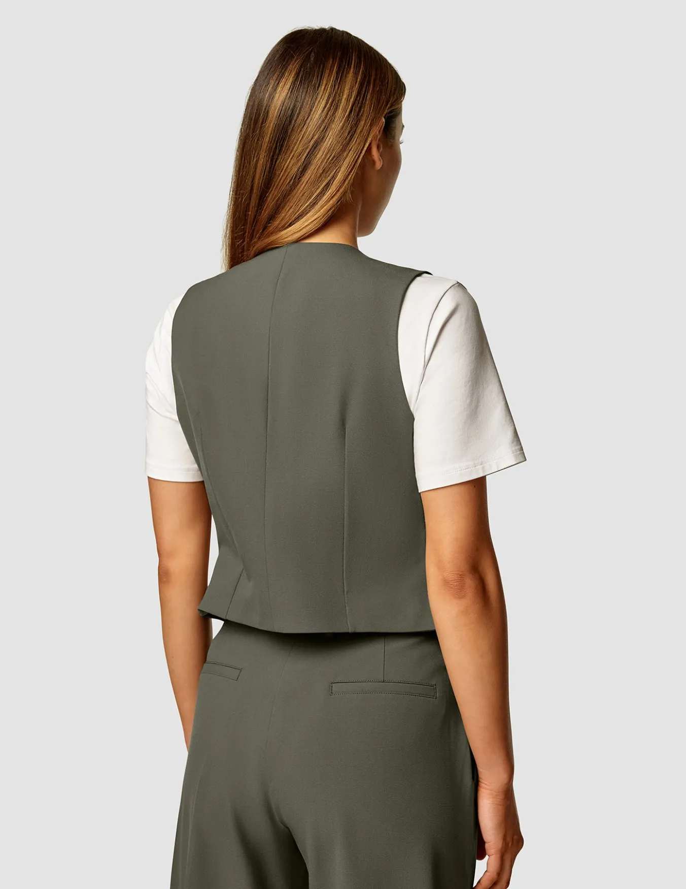 Essential Vest Short Dark Olive