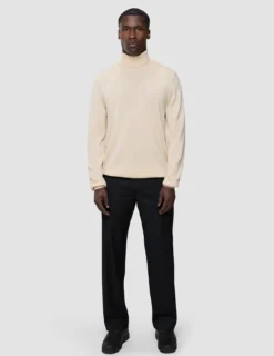 Seamless Premium Merino Knit Turtleneck Birchwood