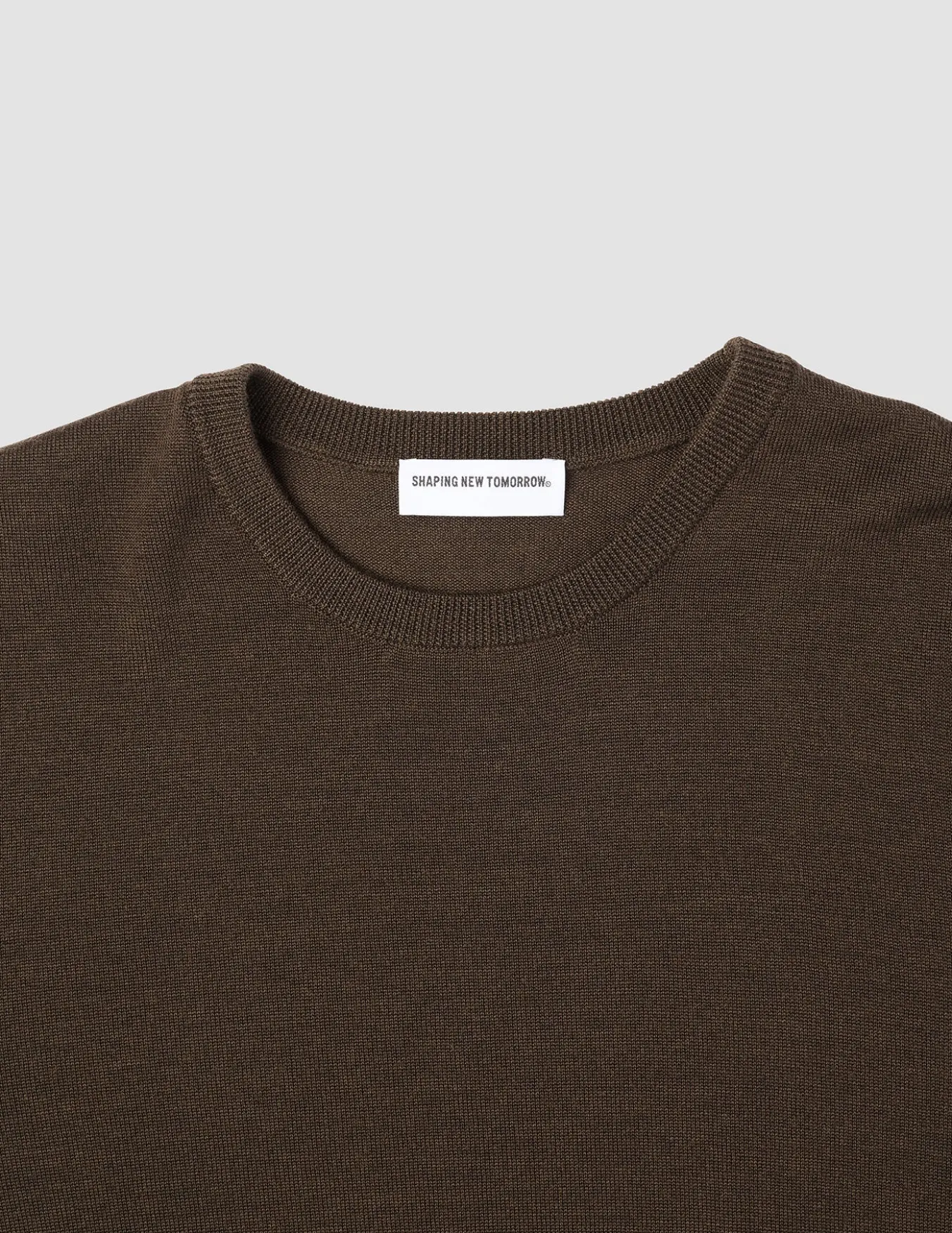 Seamless Premium Merino Knit Crewneck Saddle Brown