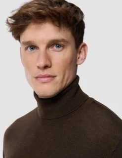 Seamless Premium Merino Knit Turtleneck Saddle Brown