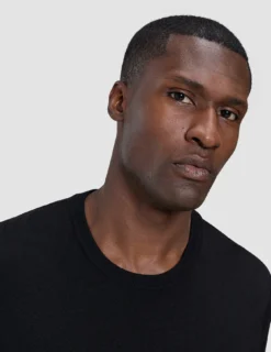 Seamless Premium Merino Knit Crewneck Black