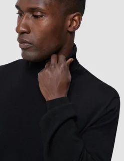 Seamless Premium Merino Knit Turtleneck Black