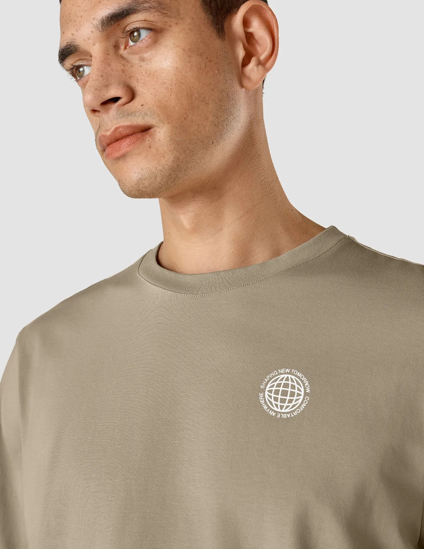 Supima T-shirt Box Fit Globe Sahara