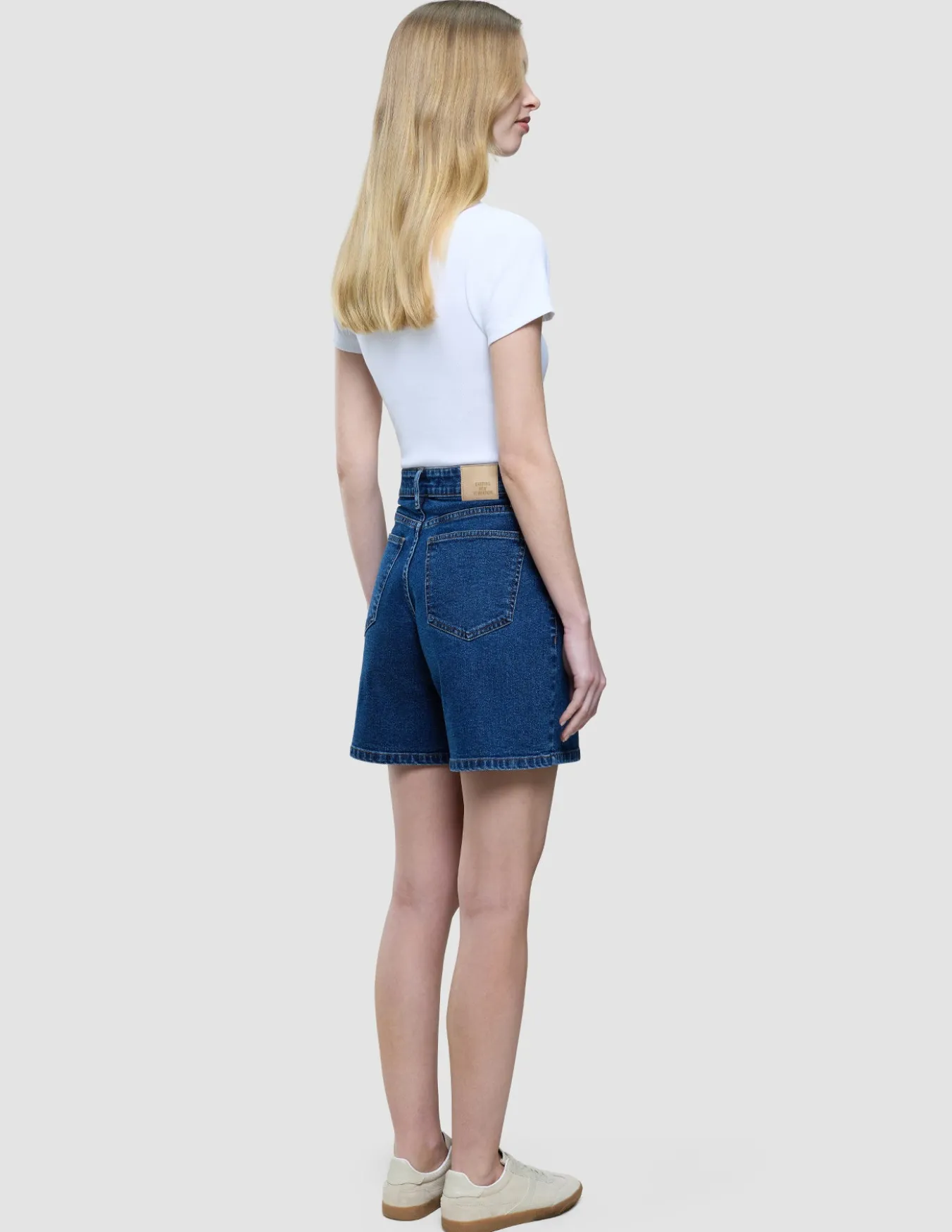 Women Classic Denim Shorts Medium Blue