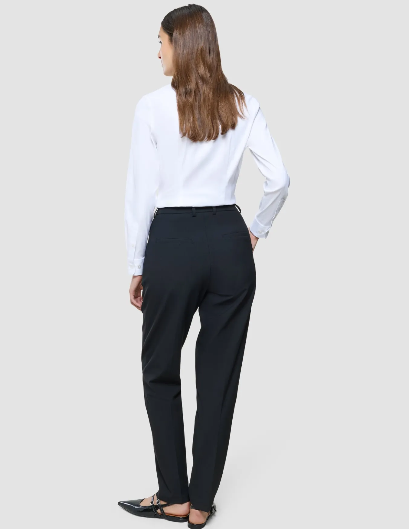 Women Ease Pants Tapered Black