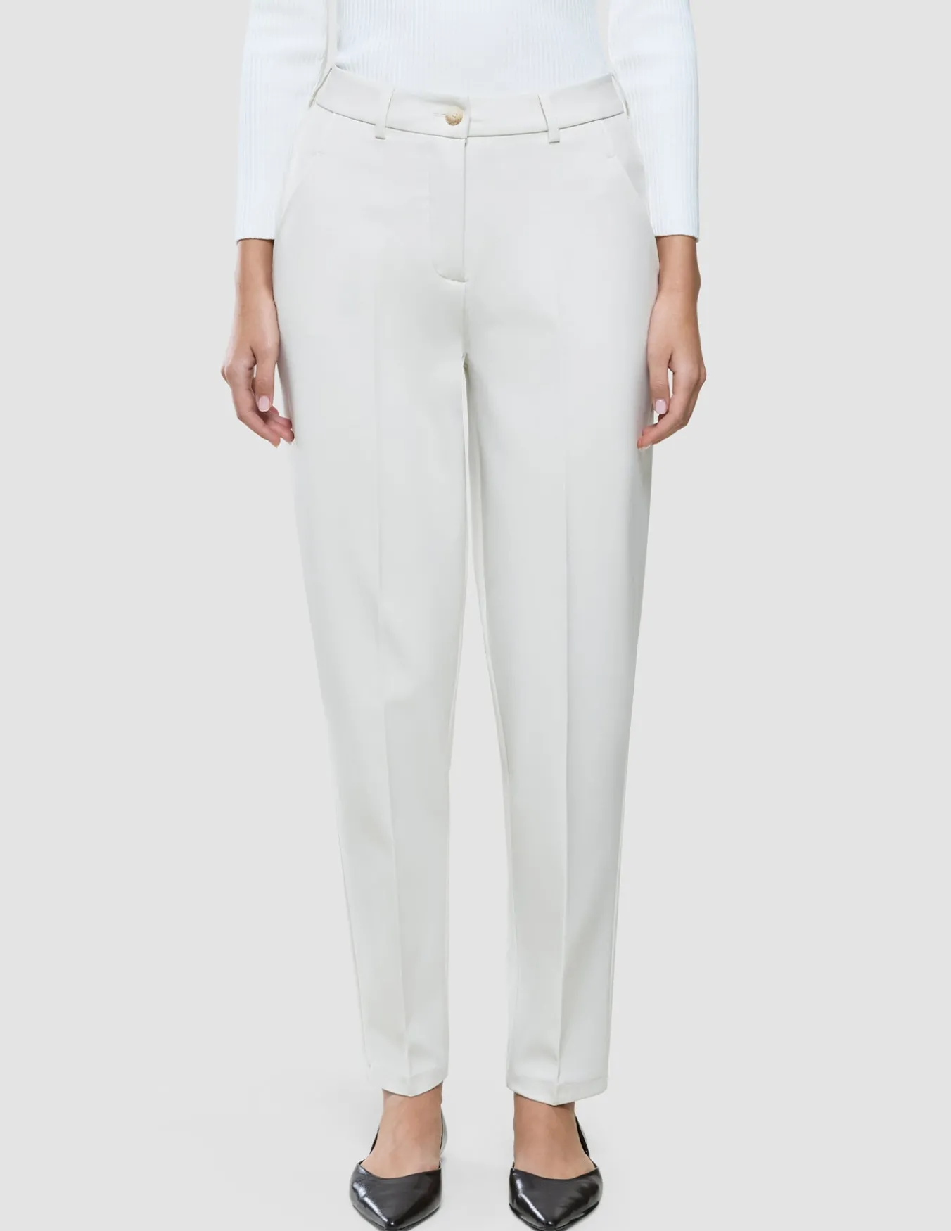 Women Essential Pants Tapered Off White