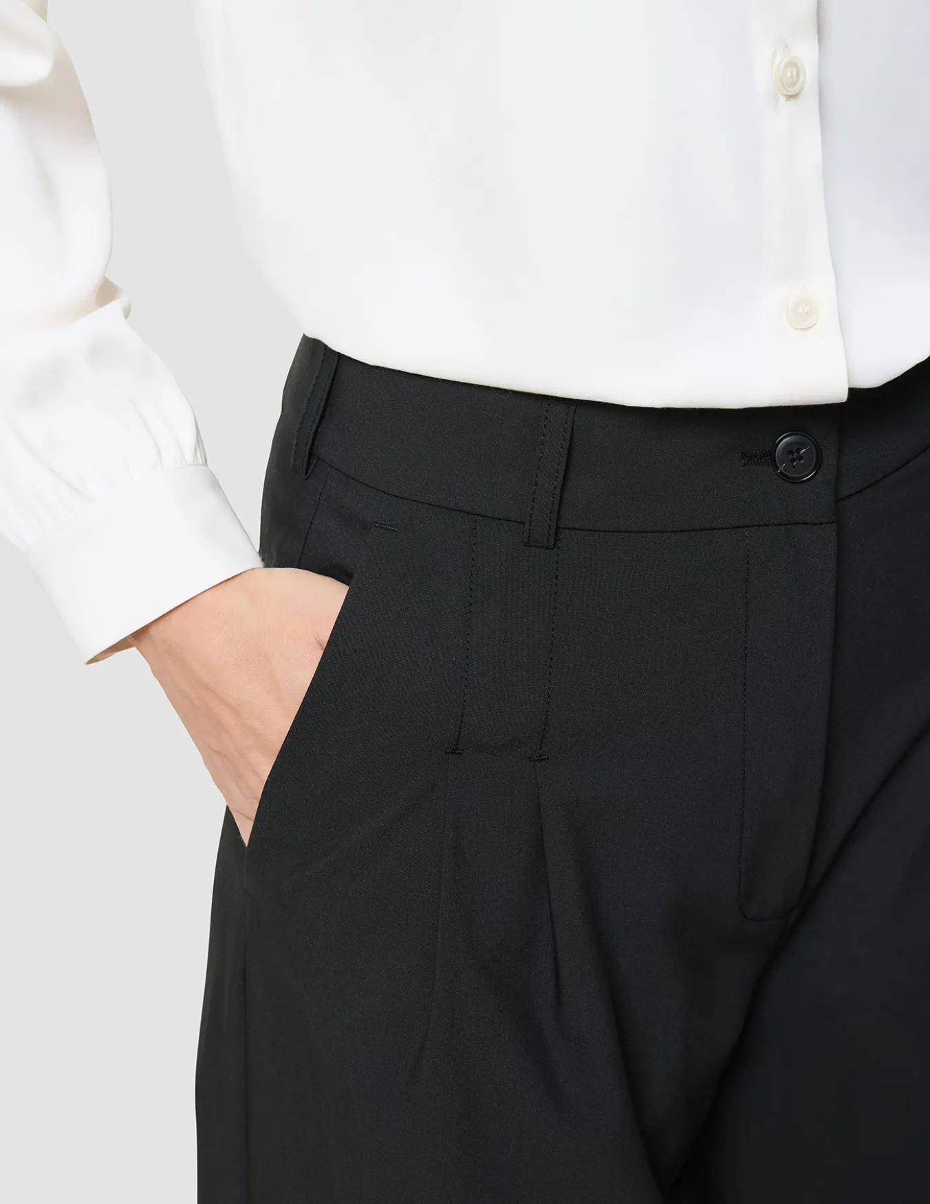 Women's Avira Pants Wide Black
