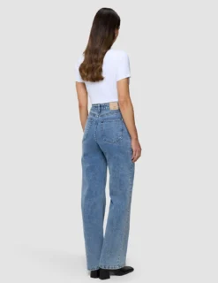 Women's Classic Jeans Relaxed Fit Snow Blue Wash
