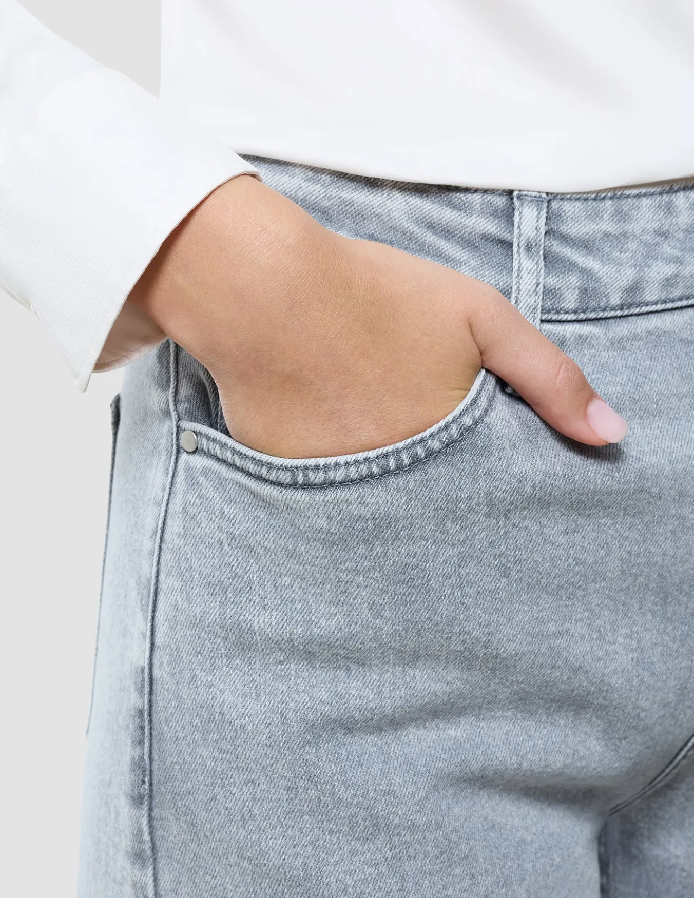 Women's Classic Jeans Straight Light Grey Washed