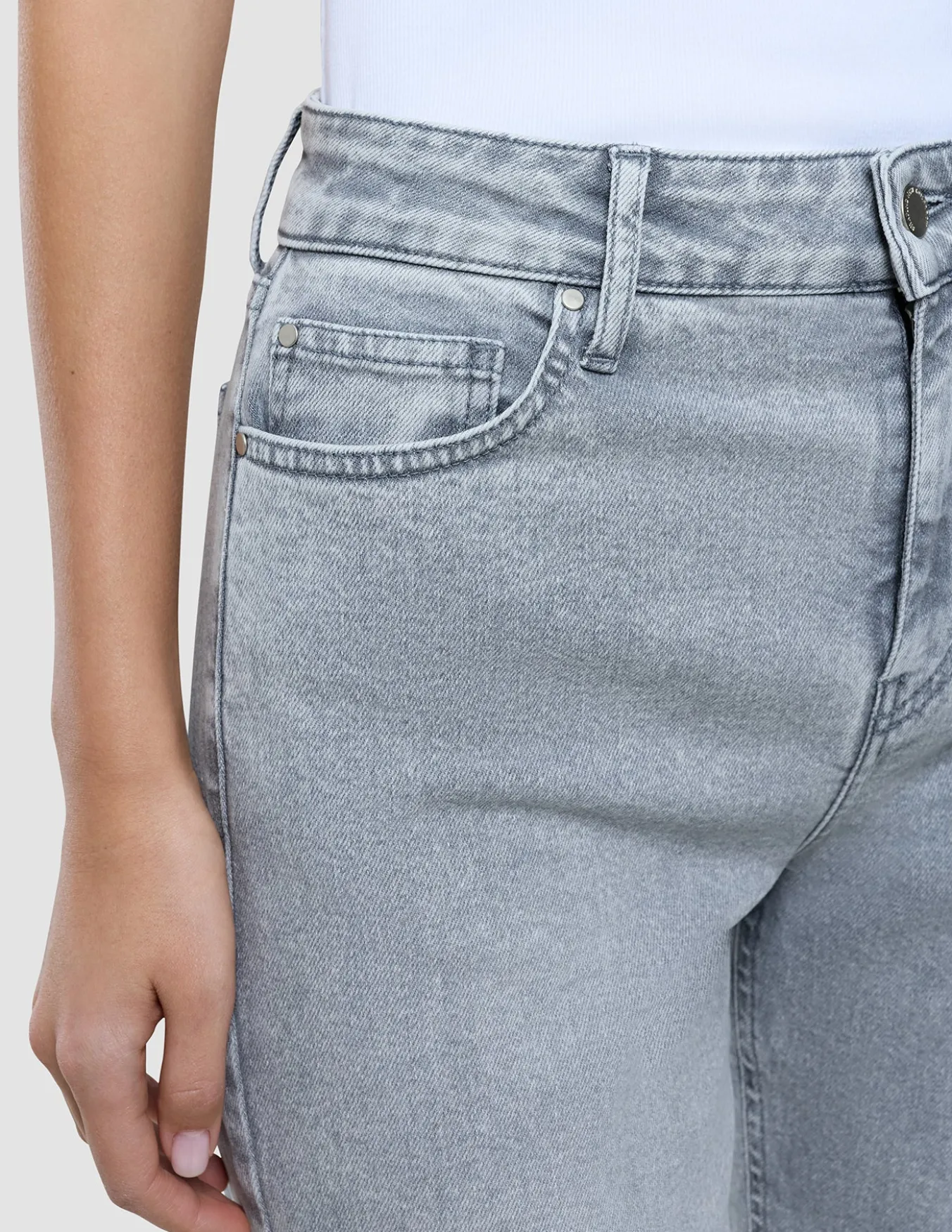 Women's Classic Jeans Tapered Light Grey Washed
